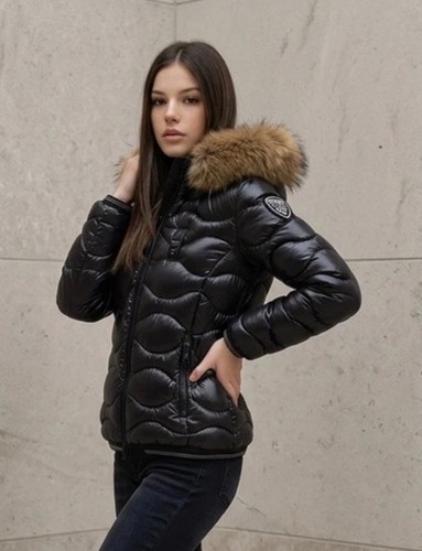 Blauer donna disponibili - ,
